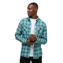 Load image into Gallery viewer, TravisMathew Cloud Plaid Mens Flannel
 - 3