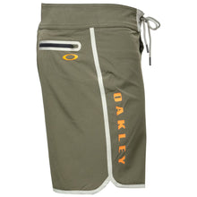 Load image into Gallery viewer, Oakley Solid 18in Mens Boardshorts
 - 2